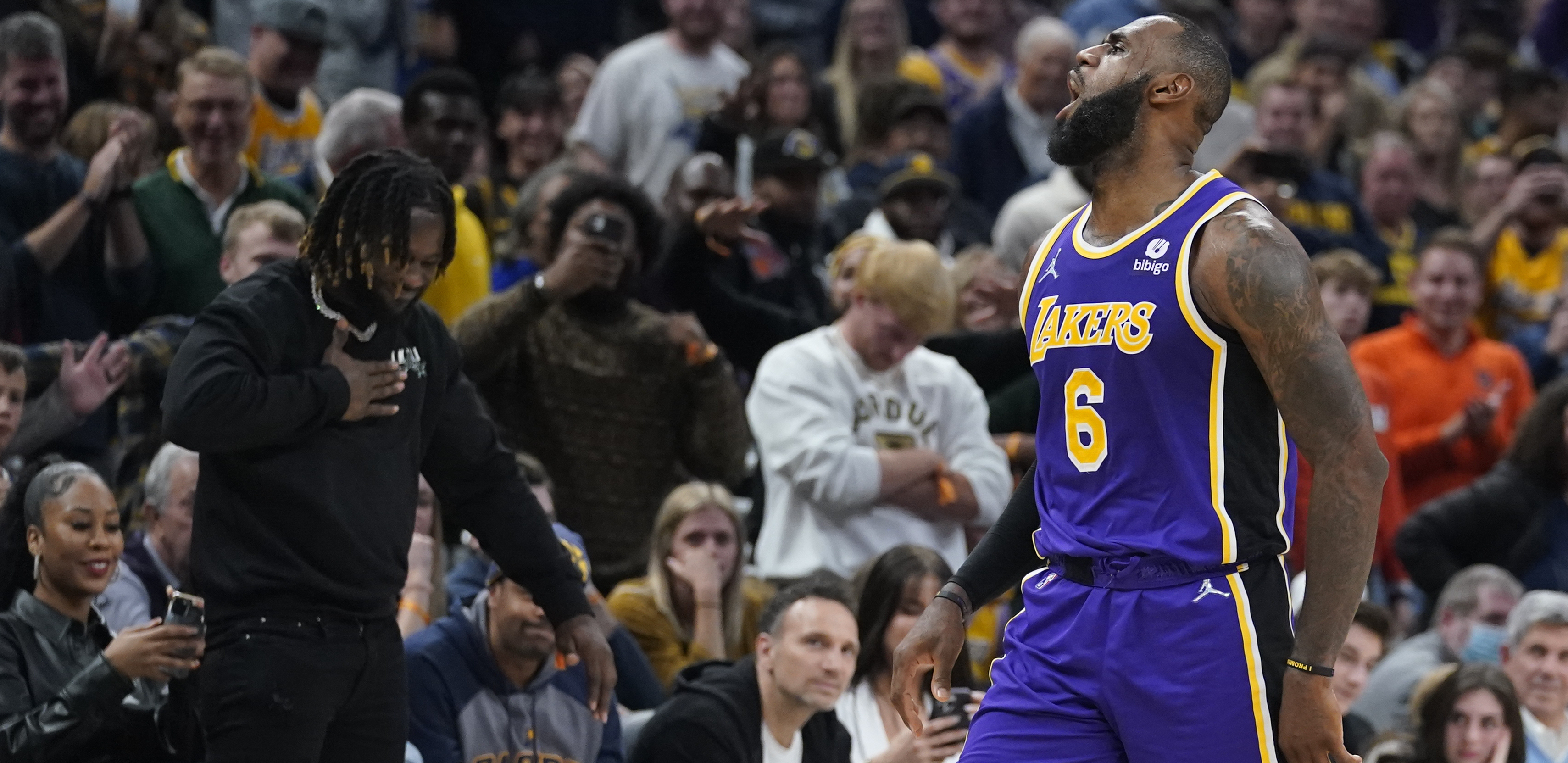 ŠAMPION NA IVICI PROVALIJE Lebron gazi sve pred sobom