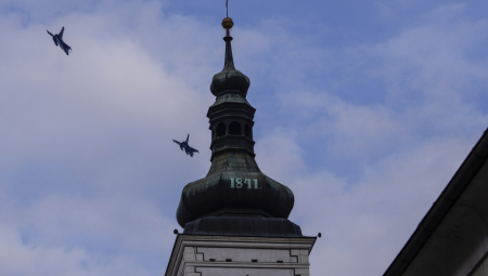 Francuski bombarderi nadleću Zagreb