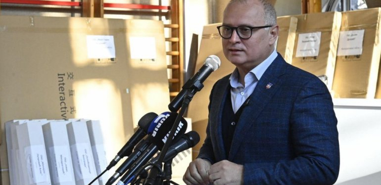 VESIĆ OGOLIO OPOZICIJU Grupa političkih terorista pokušala da zaustavi Beograd