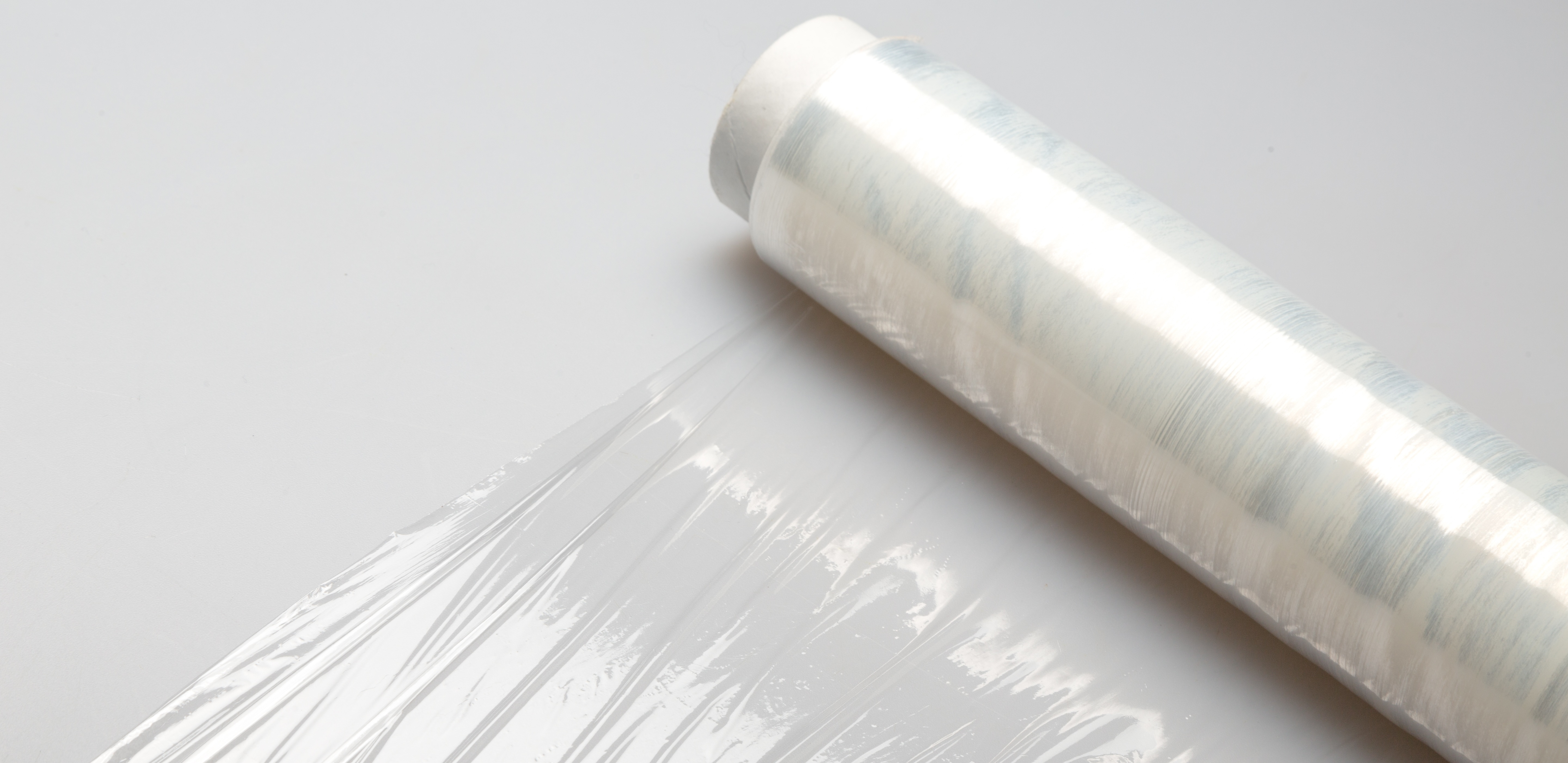 FOLIJA ČINI ČUDA U KUHINJI Čisti rđu i srebro, čak oštri i makaze