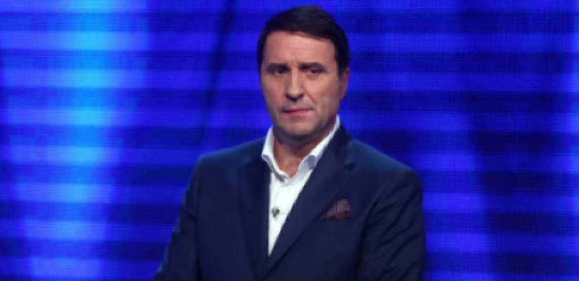 HRABAR POTEZ JOVANA MEMEDOVIĆA Bezbednost porodice mu bila ugrožena, voditelj hitno reagovao! (FOTO)