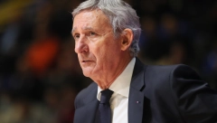 KAKVE SU OVO STOLICE? Pešić u svom stilu priredio šou na konferenciji!