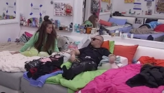 NISAM TRČALA NI ZA OVIM ISTETOVIRANIM, PA NEĆU NI ZA NJIM Dalila ne prestaje da priča o Dejanu i njegov oproštaj potajno priželjkuje!