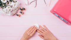 POGLEDAJTE KOJI DIZAJN NOKTIJU JE U TRENDU OVOG LETA Manikir koji možete uraditi i sami kod kuće