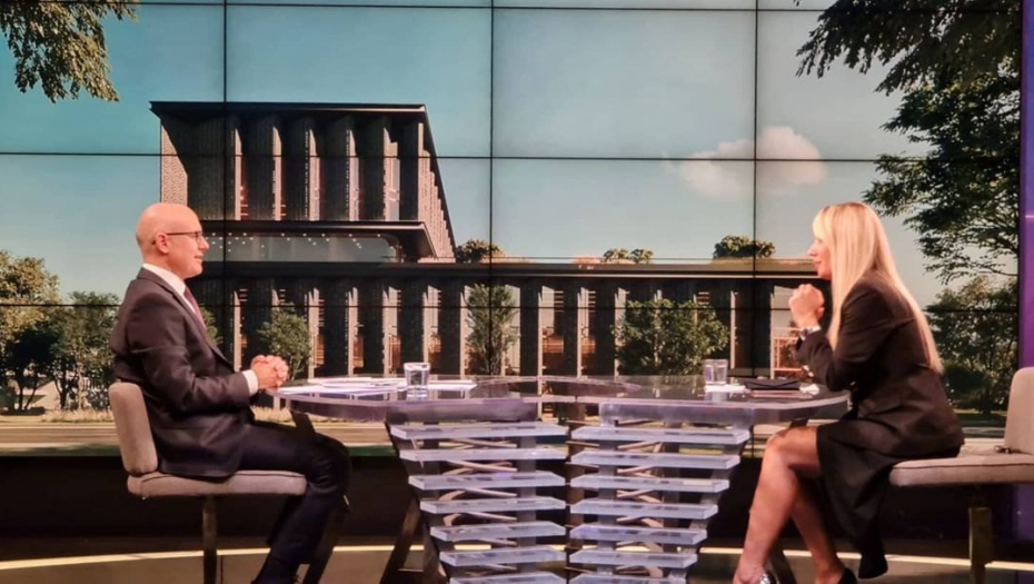 VUČEVIĆ: Za 12 miliona evra smo smanjili dug Grada od 2012. godine, a novčanu pomoć za prvo dete uvećavamo za 300 odsto!