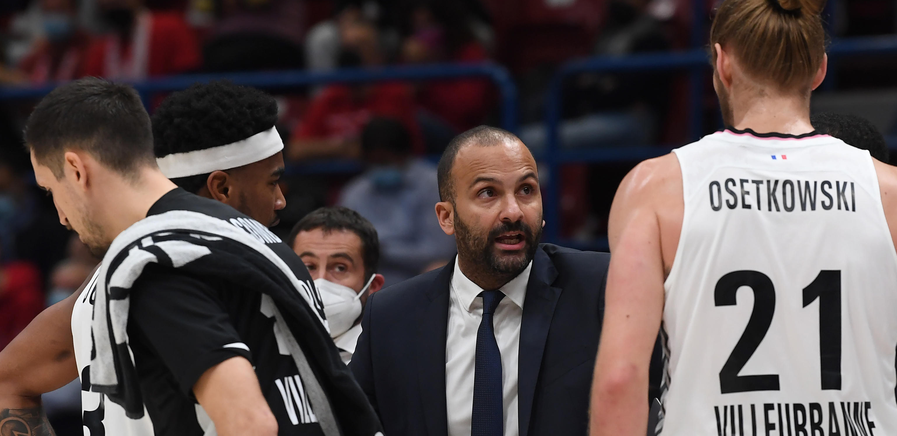 U BEOGRADU GA JE KALINIĆ STAVIO "U DŽEP" Košarkaš Asvela najbolji u 12. kolu Evrolige!