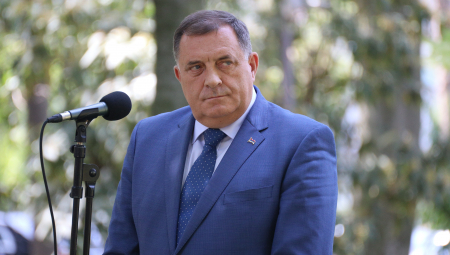 DODIK NIJE UNEO BADNJAK U Sarajevu ove godine bez tradicionalnog hrišćanskog obeležja