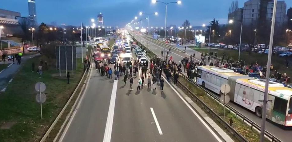 FANTOMI POZVALI NA BLOKADU SRBIJE! Iza predstojećih protesta krije se podvala kojom želi da se destabilizuje naša zemlja