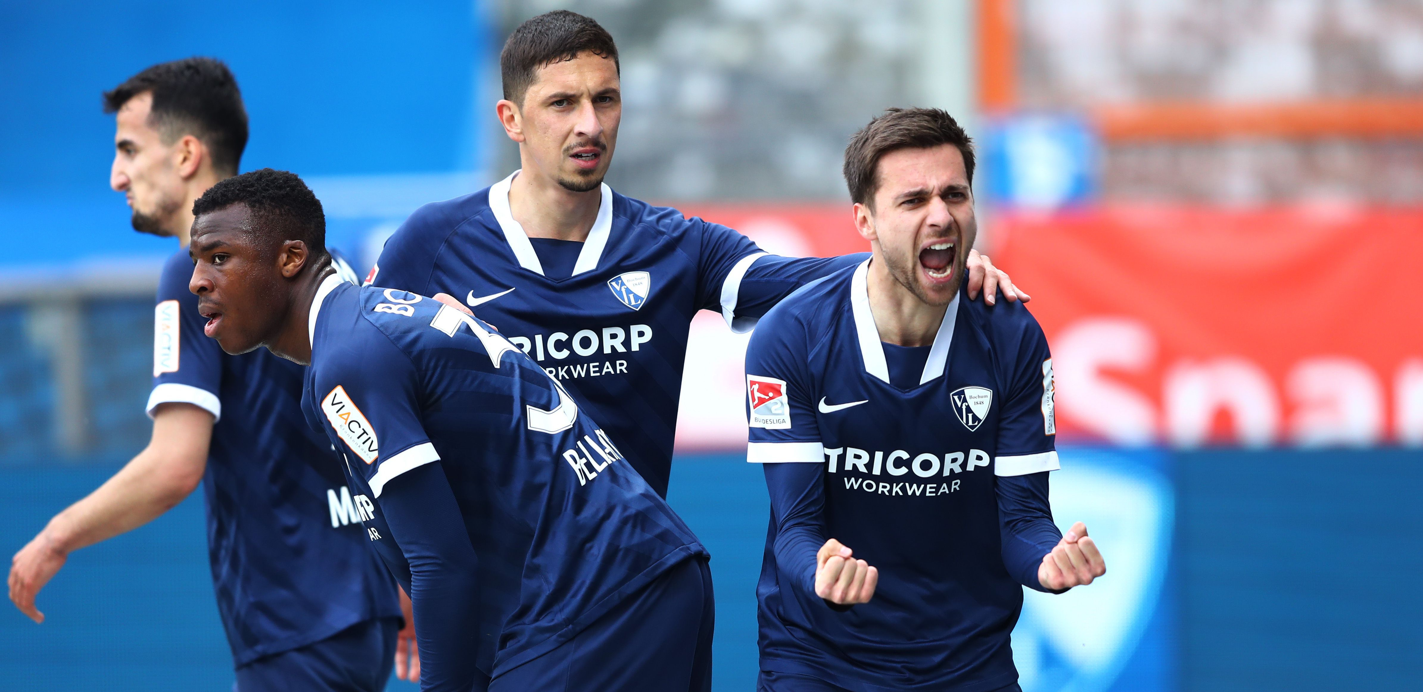 GOL SRBINA O KOM PRIČA EVROPA! Naš reprezentativac postigao pogodak sa pola terena za pobedu u Bundesligi! (VIDEO)