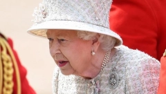 ODRIČU SE KRALJICE ELIZABETE Jedna država želi da postane republika