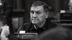 ODLUČENA RASPODELA MRKINE IMOVINE Poznato koliku je penziju i platu u Skupštini primao Mrkonjić