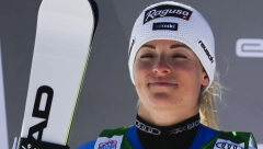 DOMINIRA Ona je gospodarica belih staza!