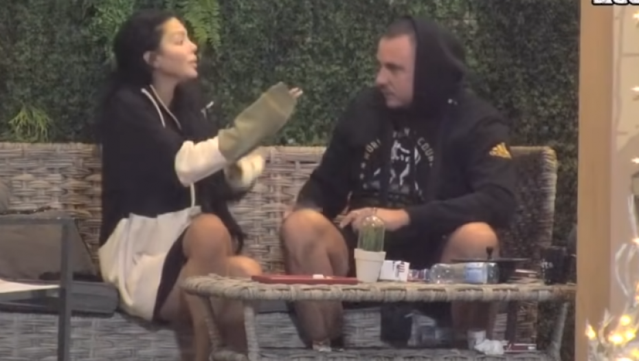 ŠOK! MAJI PAO MRAK NA OČI! Marinkovićeva počela da urla na Cara, šamarala ga i gađala grejalicom