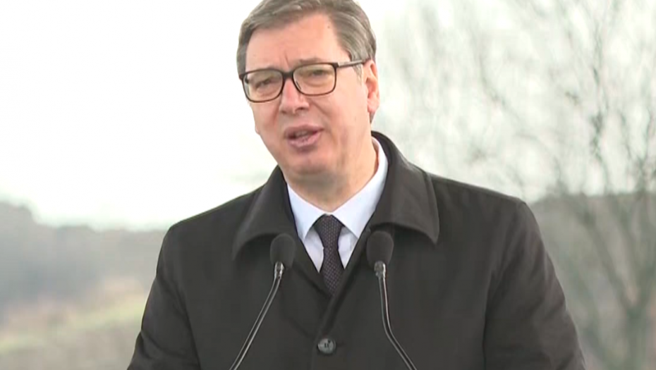 VUČIĆ O POVREĐENOM BAGERISTI Mogli ste da vidite kako za Rokfelerove pare Srbi moraju da dobijaju batine