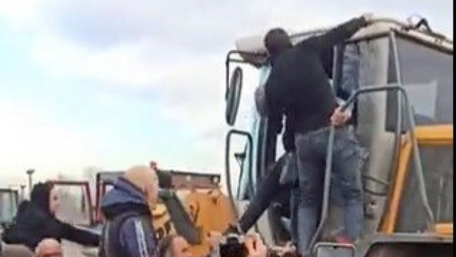 SRAMNO! ROKFELEROVE PARE VLADAJU SRBIJOM! Nema pritvora za žutog batinaša zbog zverskog napda na bageristu!