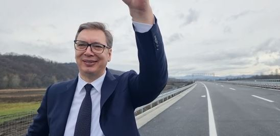VUČIĆ SE HITNO OGLASIO Gradimo 10 auto-puteva! (VIDEO)