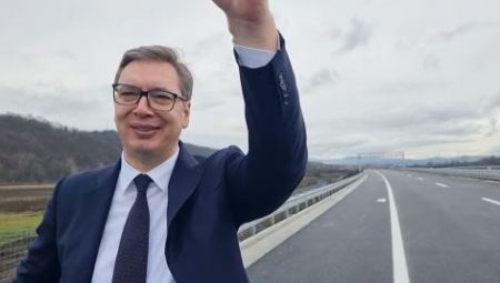 SRPSKA NAPREDNA STRANKA PORUČILA Zajedno smo izgradili puteve, mostovi nas spajaju, a oni vode u bolju budućnost! (VIDEO)