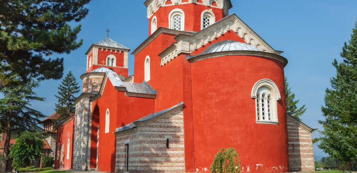 SKRNAVE NAM FRESKE! Žiča preživela vekove, sada urezuju svoja imena!