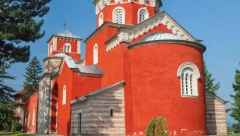 ZAŠTO JE MANASTIR ŽIČA CRVENE BOJE? Mesto krunisanja sedam srpskih kraljeva jedan je od najznačajnijih u srpskoj istoriji