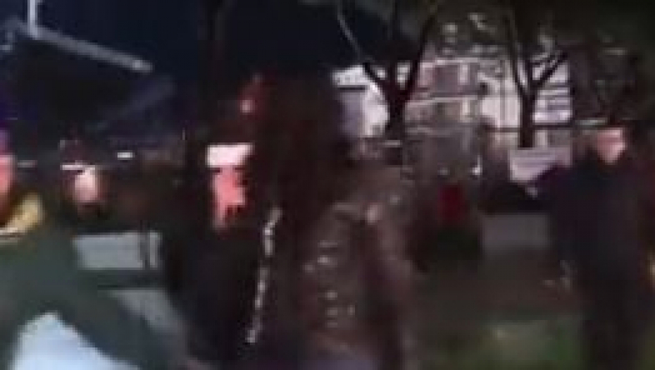 SRAMNO! Na dan borbe protiv nasilja nad ženama navijači uznemiravali  voditeljku, policija odmah pokrenula istragu! (VIDEO)