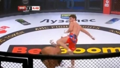 USPAVANKA! Rus neverovatnim udarcem nokautirao protivnika! (VIDEO)