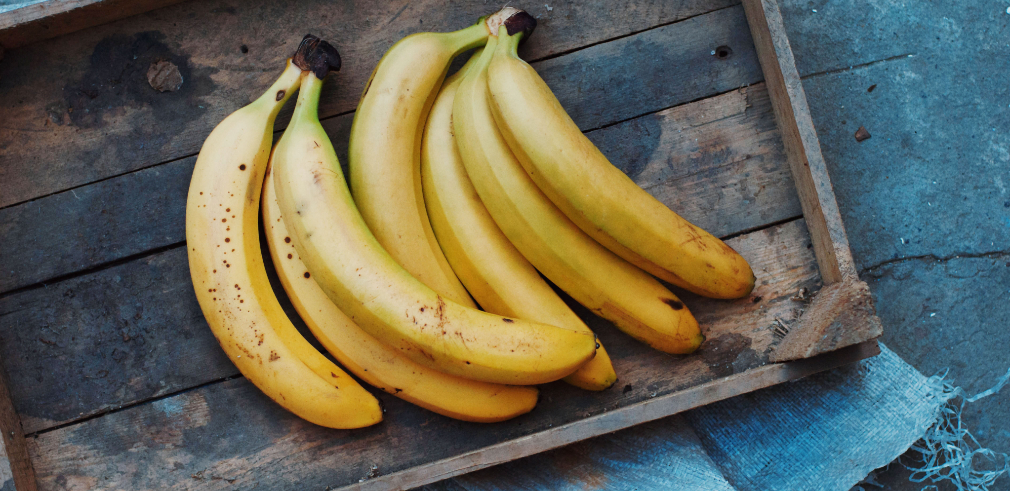 PET RAZLOGA ZAŠTO TREBA SVAKODNEVNO DA POJEDETE BAR JEDNU BANANU Reguliše pritisak, poboljšava koncentraciju i daje energiju