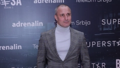 GLUMAC SVE ŠOKIRAO IZGLEDOM Miloš Timotijević nabacio 14 kilograma za kratko vreme, pa presekao