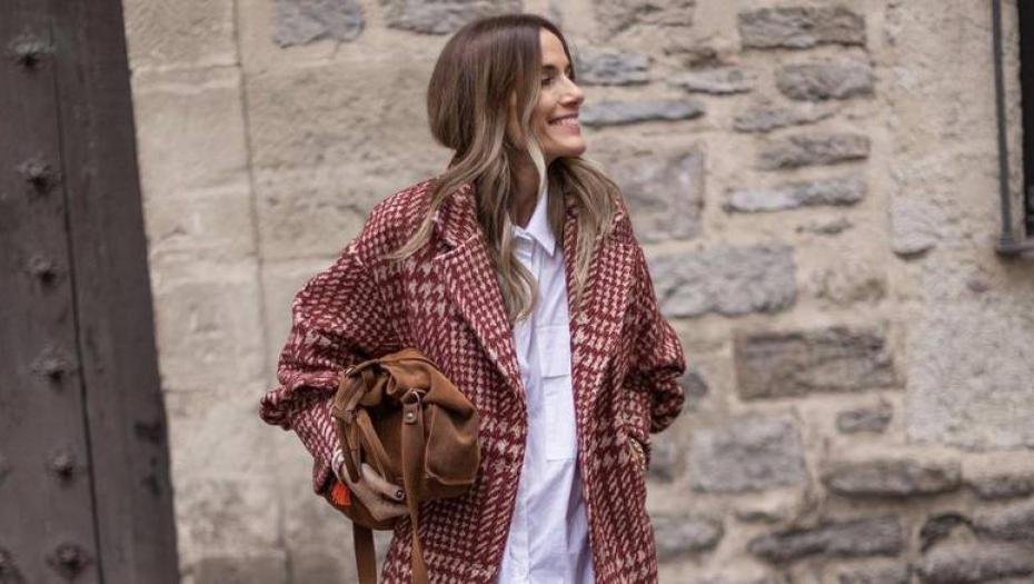 OVAJ KOMAD IZ 70-IH VRAĆA SE U MODU NA VELIKA VRATA Jednobojan ili kariran blejzer, nije važno, savršeno pristaje uz sve kombinacije