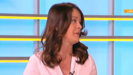 VUČIĆ O NAPADU NA SVOJE SARADNICE Kada u Briselu Srbija nije proglašena krivom, već Priština - napali su njih