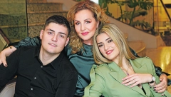 ANIN UNUK SE PRESELIO KOD NJE! Nakon Milutinove smrti, porodica folk pevačica se ne odvaja od nje, najveća su joj porška u teškim vremenima!