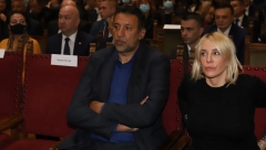 Vlade Divac stigao na komemoraciju Mrkonjiću!