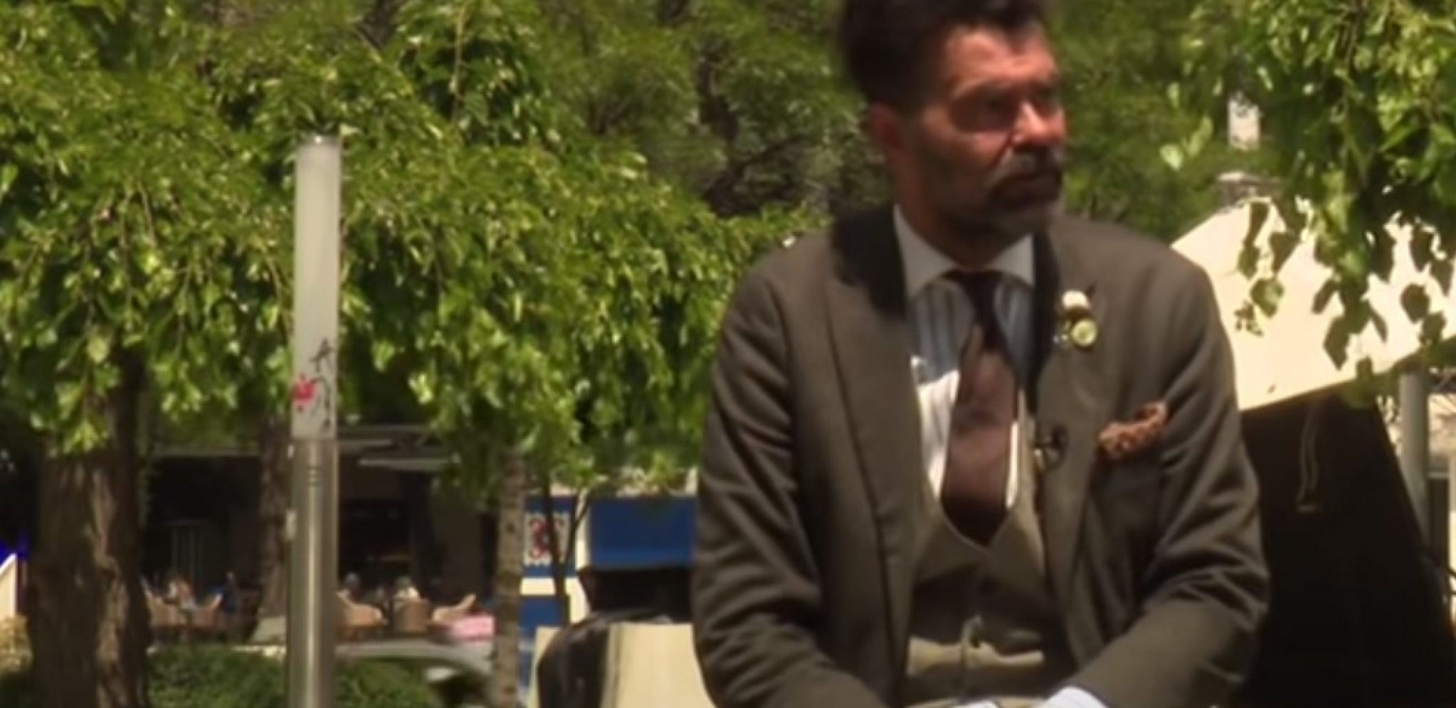 NAROD MU SE DIVIO, A SAD JE OSTAO NA ULICI DA GLADUJE "Dešavalo se da po par dana nemam šta da jedem"