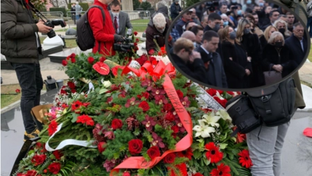 SAHRANJEN MRKA Ana Bekuta se potpuno slomljena zauvek oprostila od svoje najveće ljubavi, pesma kojom je ispraćen razara dušu