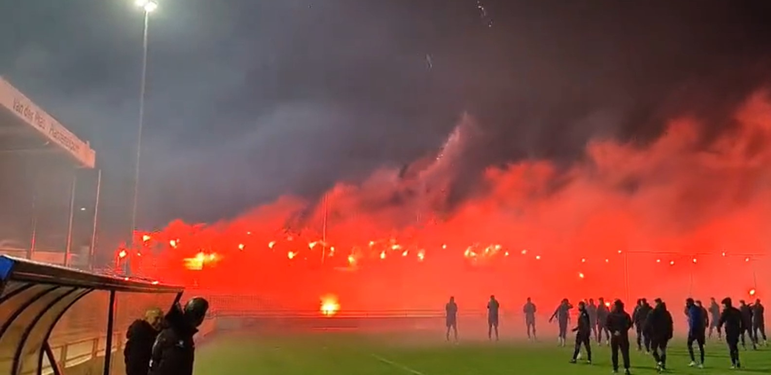 OVO SE ZOVE LJUBAV Vlasti zabranile klubovima da treniraju, onda su navijači uzeli stvar u svoje ruke (VIDEO)