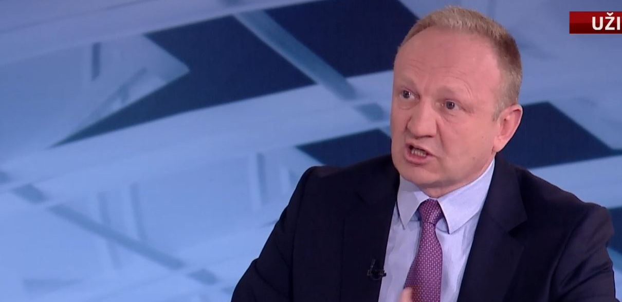 ĐILASOVA TELEVIZIJA MORALA DA PRIZNA: Meštani Nedeljica zadovoljni predsednikovim odlukama! (FOTO)