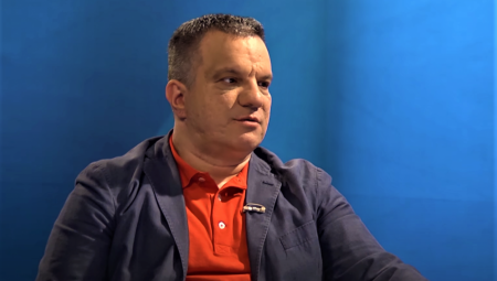 DEJAN VUK STANKOVIĆ:  Teško da može da profitira onaj koji propagira izlazak na ulice i demonstracije