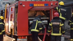 PRVI SNIMCI SA MESTA TRAGEDIJE U NOVOM PAZARU Vatra napravila zgarište od stana (VIDEO)