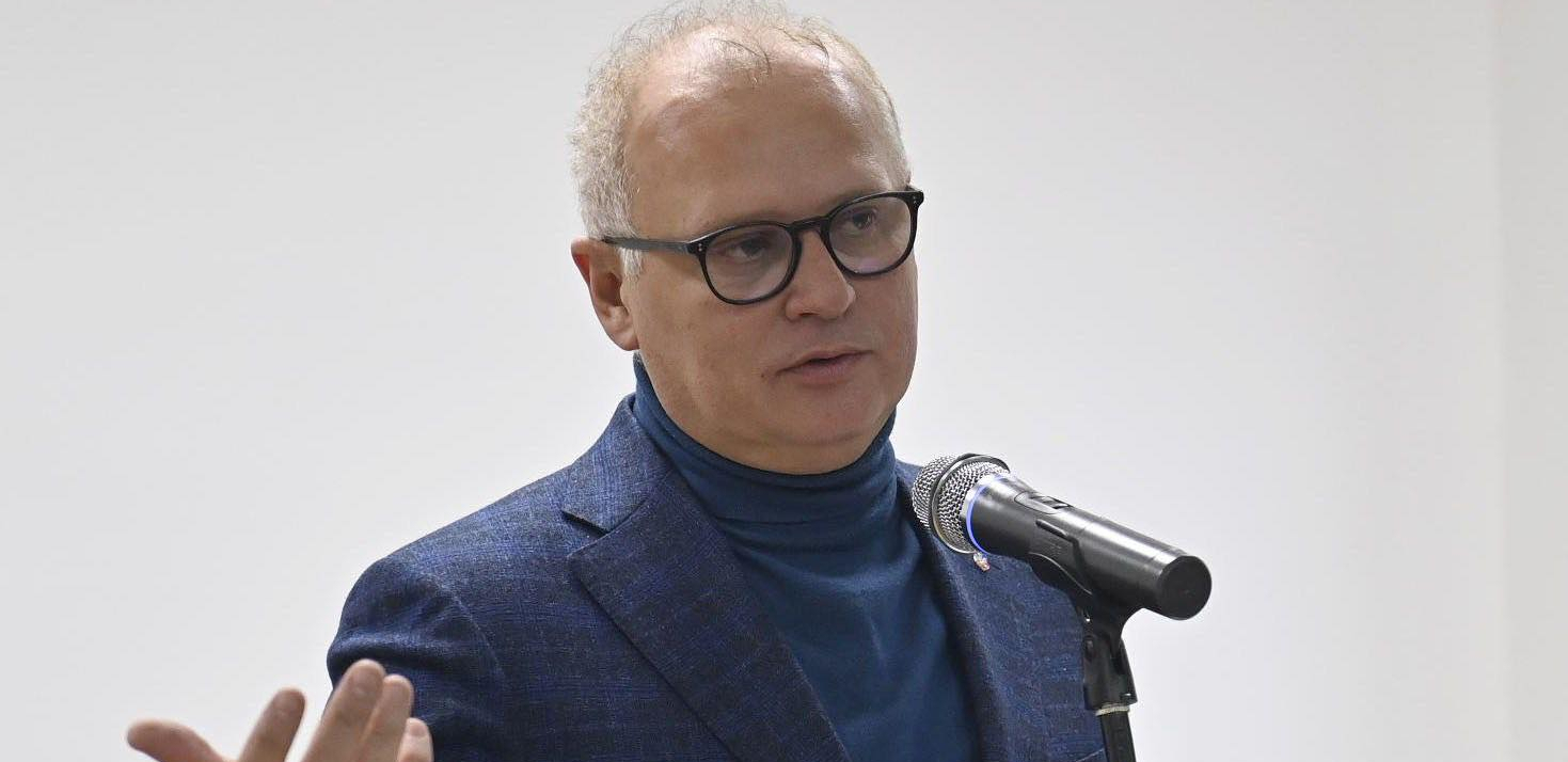 VESIĆ: Goran Marković je kralj licemerja, od države dobio milione za svoje projekte, a sada javno pljuje tu istu vlast