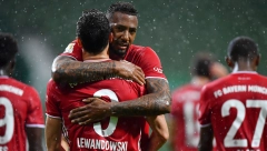 BESAN POSLE DODELE ZLATNE LOPTE Šta Robi treba da udari? Da dubi na glavi!