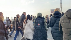 DEMONSTRANTI POČELI DA SE RAZILAZE Kada su ugledali OVO DVOJE LJUDI, shvatili da je sve laž!