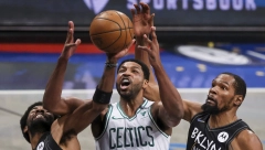 KOŠARKAŠ PRIZNAO DA JE LJUBAVNICI NAPRAVIO DETE: Supruzi je poslao sramnu poruku "Ne zaslužuješ ovo poniženje"