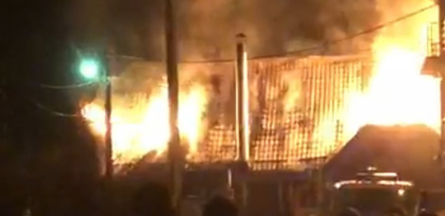 PRVI SNIMCI POŽARA U GROCKOJ Vlasnik je očajan, izgorelo mu je hiljadu kvadrata