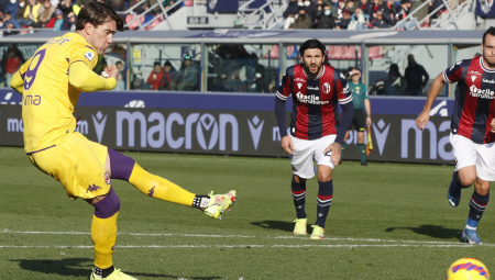 NI SINIŠA NIJE USPEO DA ZAUSTAVI GOL MAŠINU Vlahović ponovo "pocepao" mrežu (VIDEO)