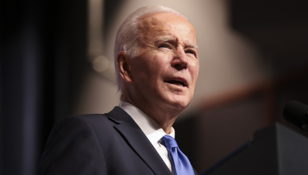 BAJDEN PROŽIVLJAVA SVOJ NAJVEĆI STRAH! Bankarska panika preti da rasturi Ameriku!