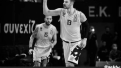 SNIMAK KOJI SLAMA SRCE! Grci se od Jelovca oprostili na srpskom (VIDEO)