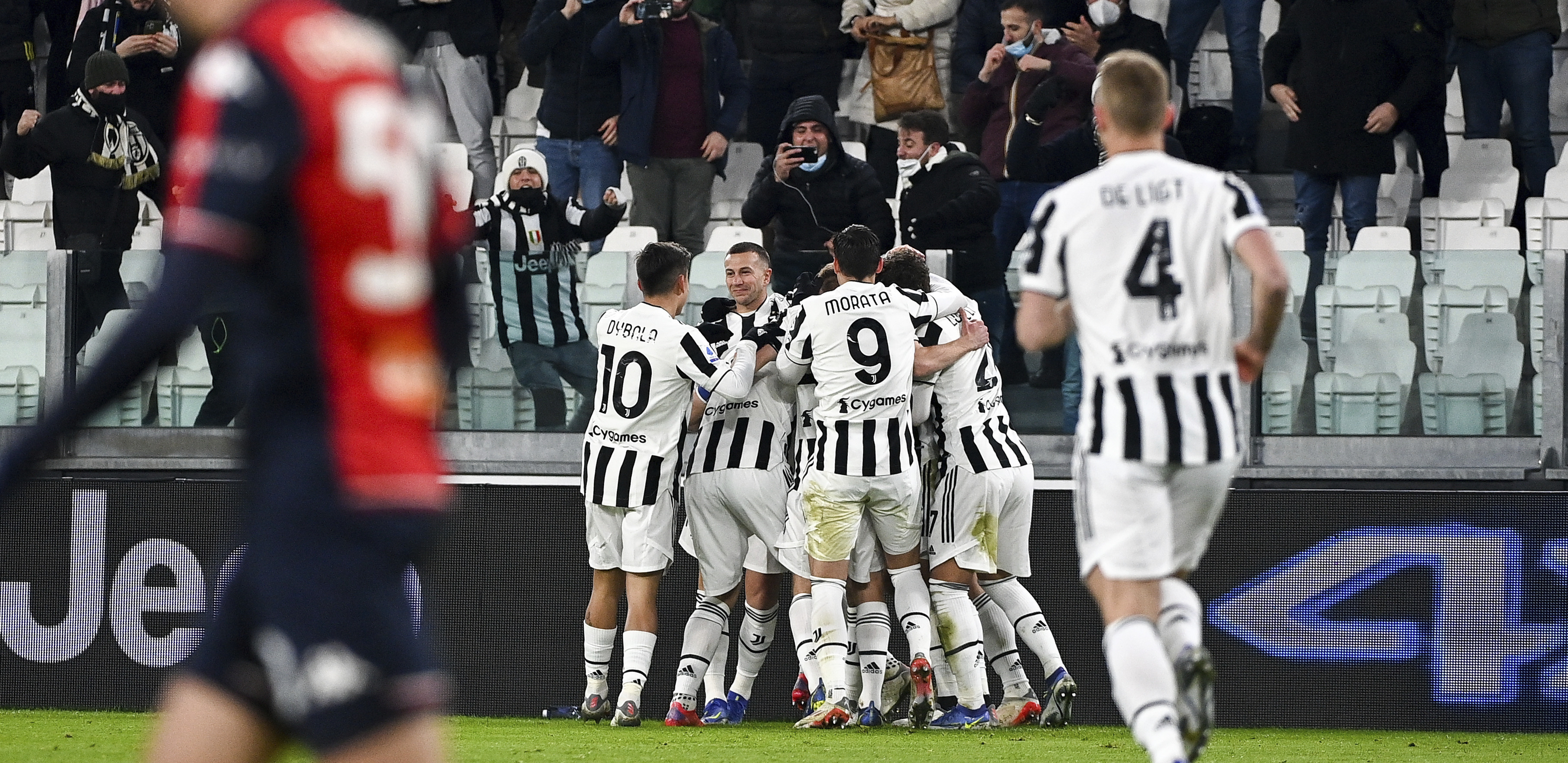 ŠEVINA ČETA NE UME NI DA ŠUTNE NA GOL! Juventus se igrao, Đenova 90 minuta statirala u Torinu! (VIDEO)