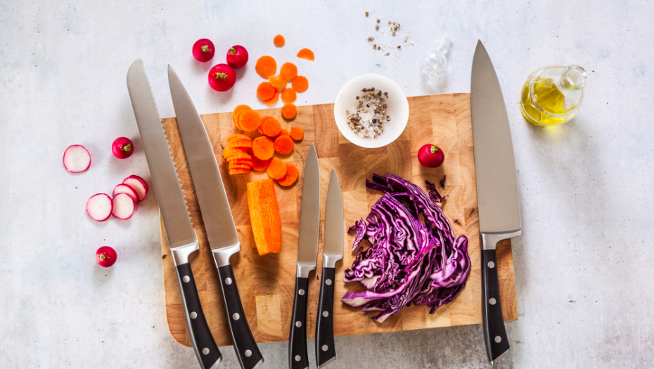 Trik koji treba da zna svaka domaćica: Saznajte kako da naoštrite nož bez ičije pomoći