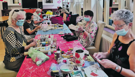 BESPLATNE AKTIVNOSTI ZA SENIORE Ukoliko živite u Beogradu, pohitajte u najbliži klub penzionera i raspitajte se o zanimljivim radionicama