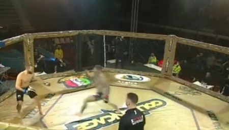 REŠIO RIVALA ZA 7 SEKUNDI! Zver iz Italije - potpuno je istetoviran, bio je kriminalac, sada bije za medalju (VIDEO)