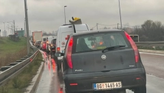 AMSS UPOZORAVA SVE VOZAČE Na ovim putnim pravcima se očekuju velike gužve